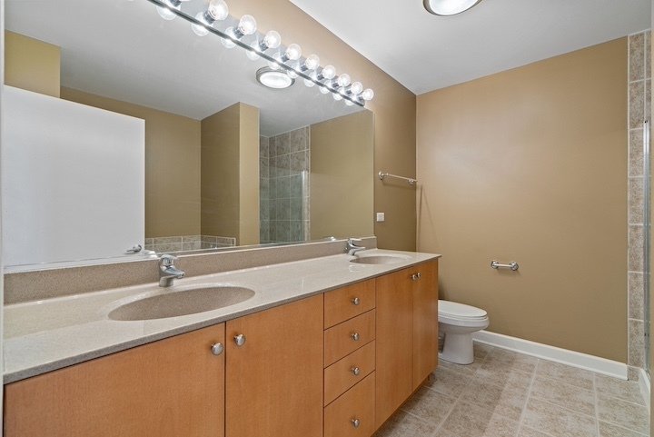 451 West Huron Street, Unit 604 Chicago, IL 60654 - Photo 11 of 20