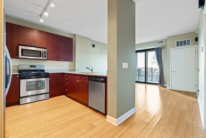 451 West Huron Street, Unit 604 Chicago, IL 60654 - Photo 4 of 20