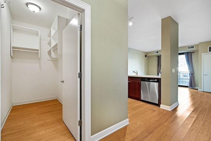 451 West Huron Street, Unit 604 Chicago, IL 60654 - Photo 6 of 20