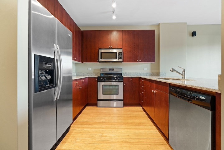 451 West Huron Street, Unit 604 Chicago, IL 60654 - Photo 9 of 20