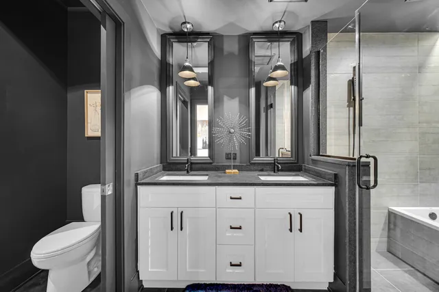 $424,900 | 3107 South Giles Avenue, Unit 4, Chicago, IL 60616