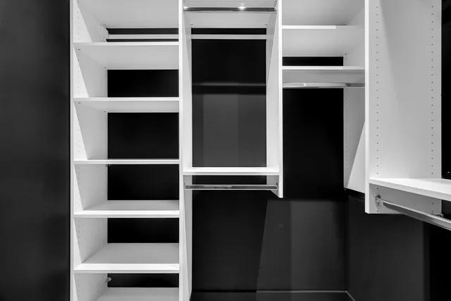 $424,900 | 3107 South Giles Avenue, Unit 4, Chicago, IL 60616