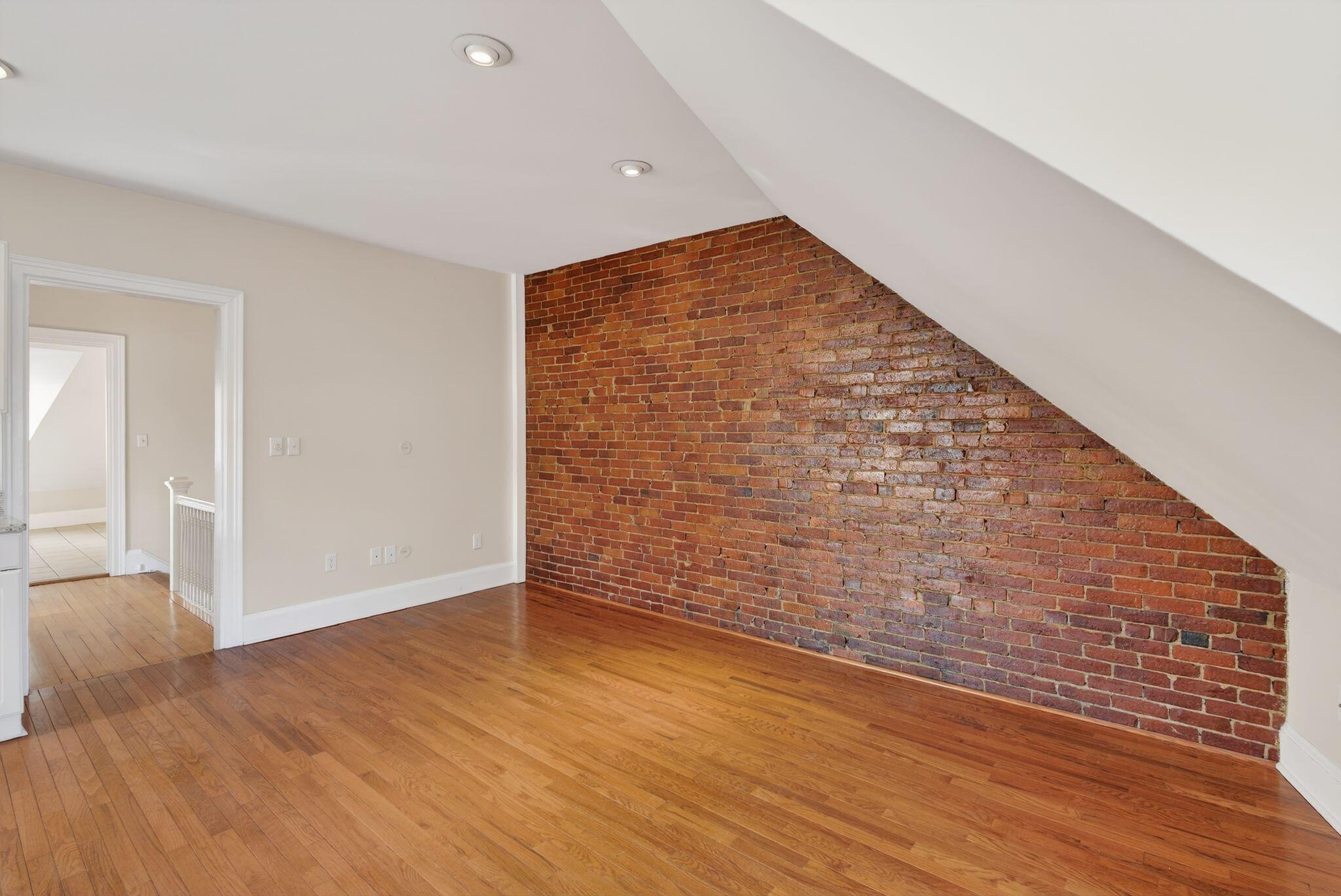 7 Walker Street, Unit 3 Portland, ME 04102 - Photo 12 of 30 7 Walker St #3