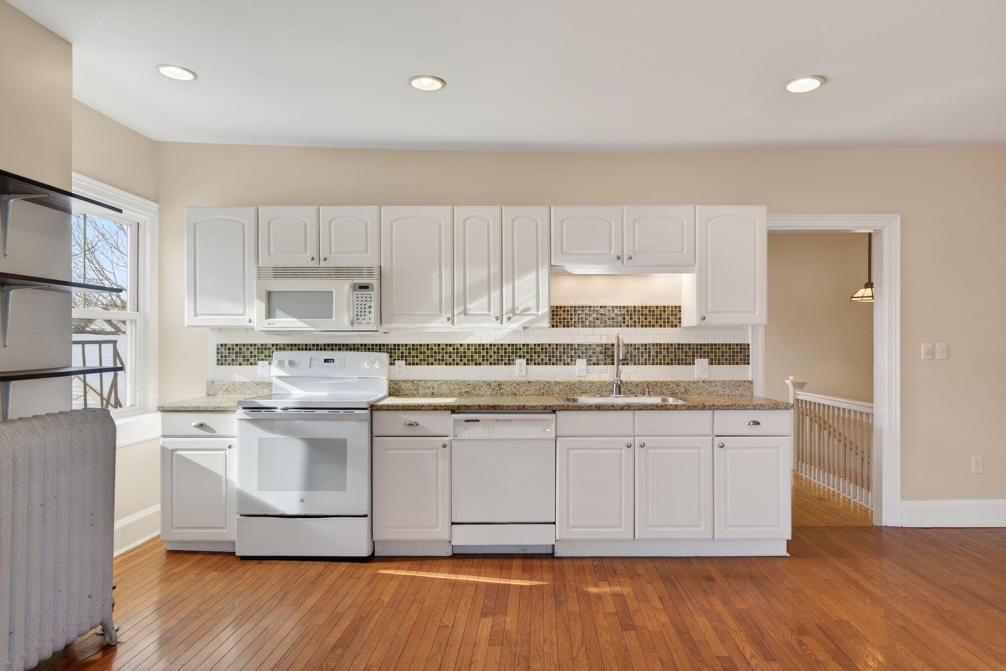 7 Walker Street, Unit 3 Portland, ME 04102 - Photo 10 of 30 7 Walker St #3