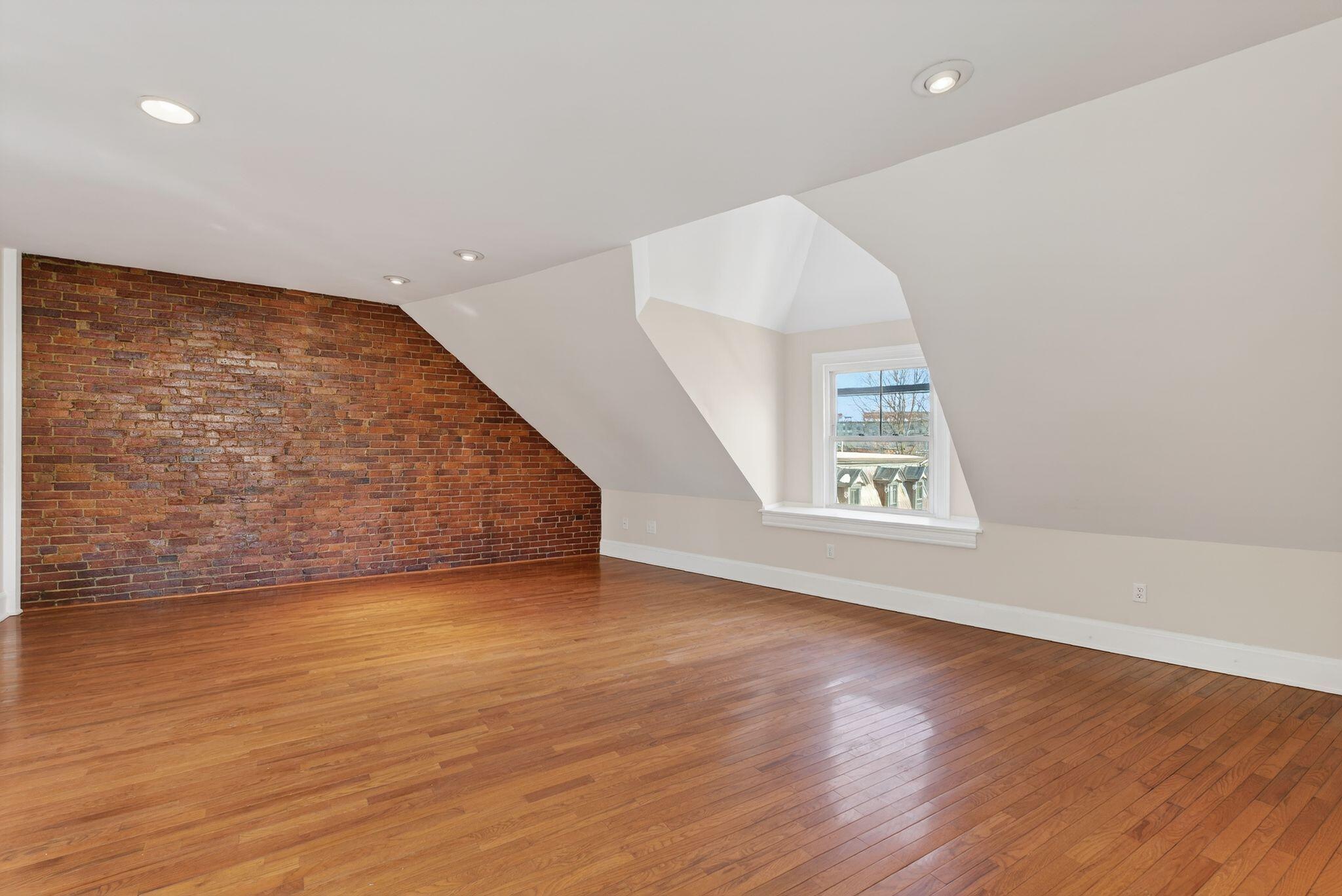 7 Walker Street, Unit 3 Portland, ME 04102 - Photo 10 of 27 7 Walker St #3