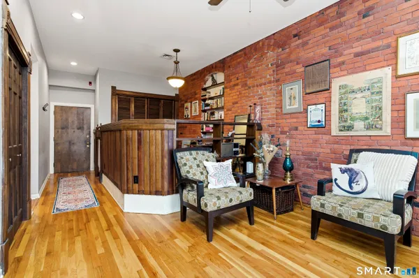 $2,100 | 1 Linden Place, Unit 513, Hartford, CT 06106