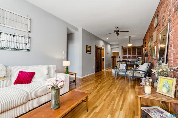 $2,100 | 1 Linden Place, Unit 513, Hartford, CT 06106