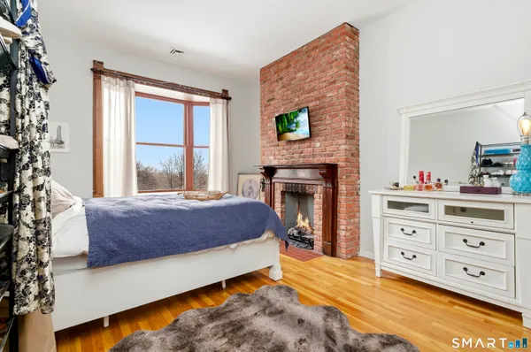 $2,100 | 1 Linden Place, Unit 513, Hartford, CT 06106