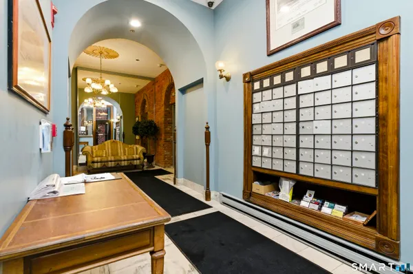 $2,100 | 1 Linden Place, Unit 513, Hartford, CT 06106