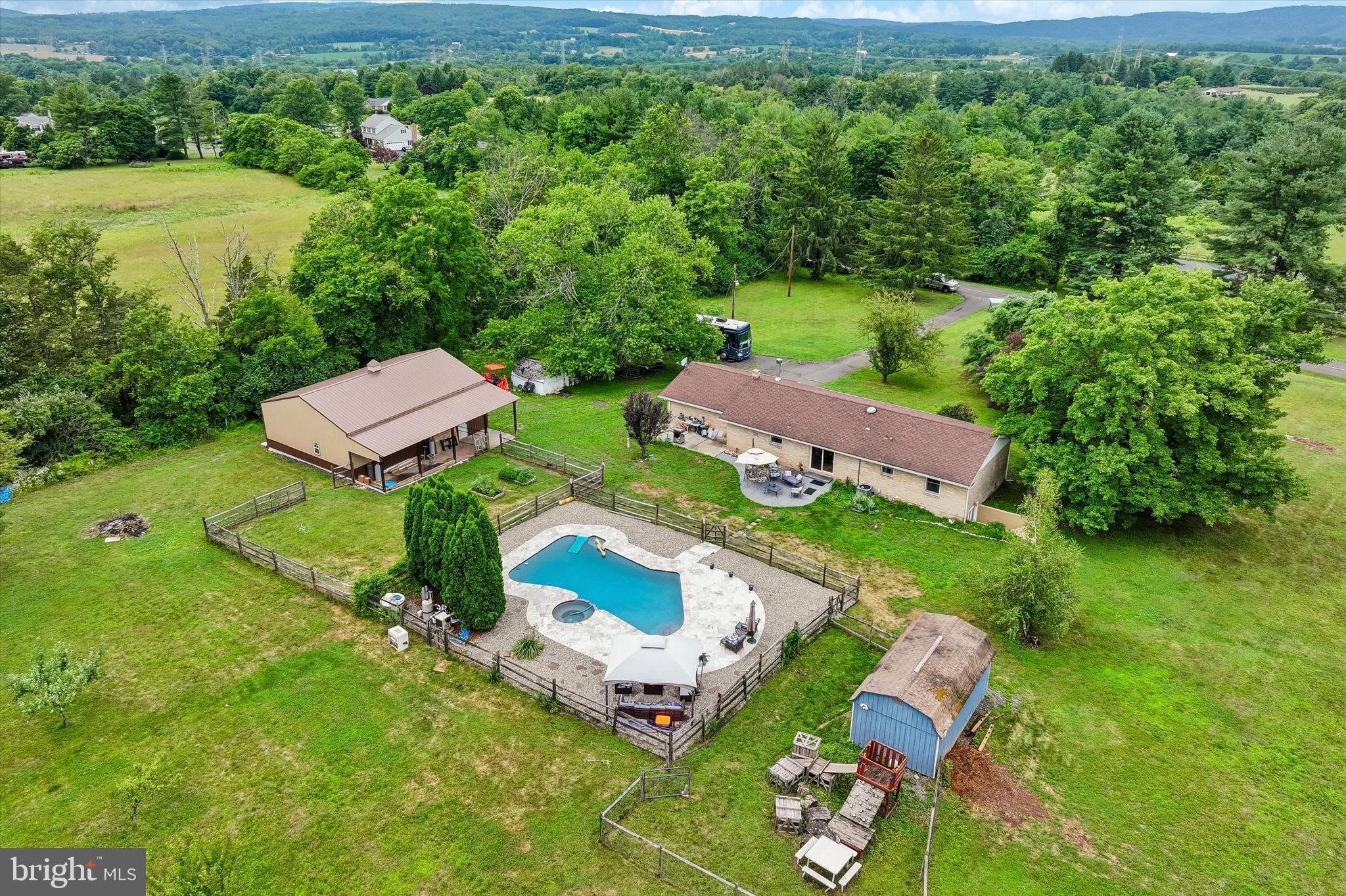 2380 Winding Road Quakertown, PA 18951 - Photo 7 of 35
