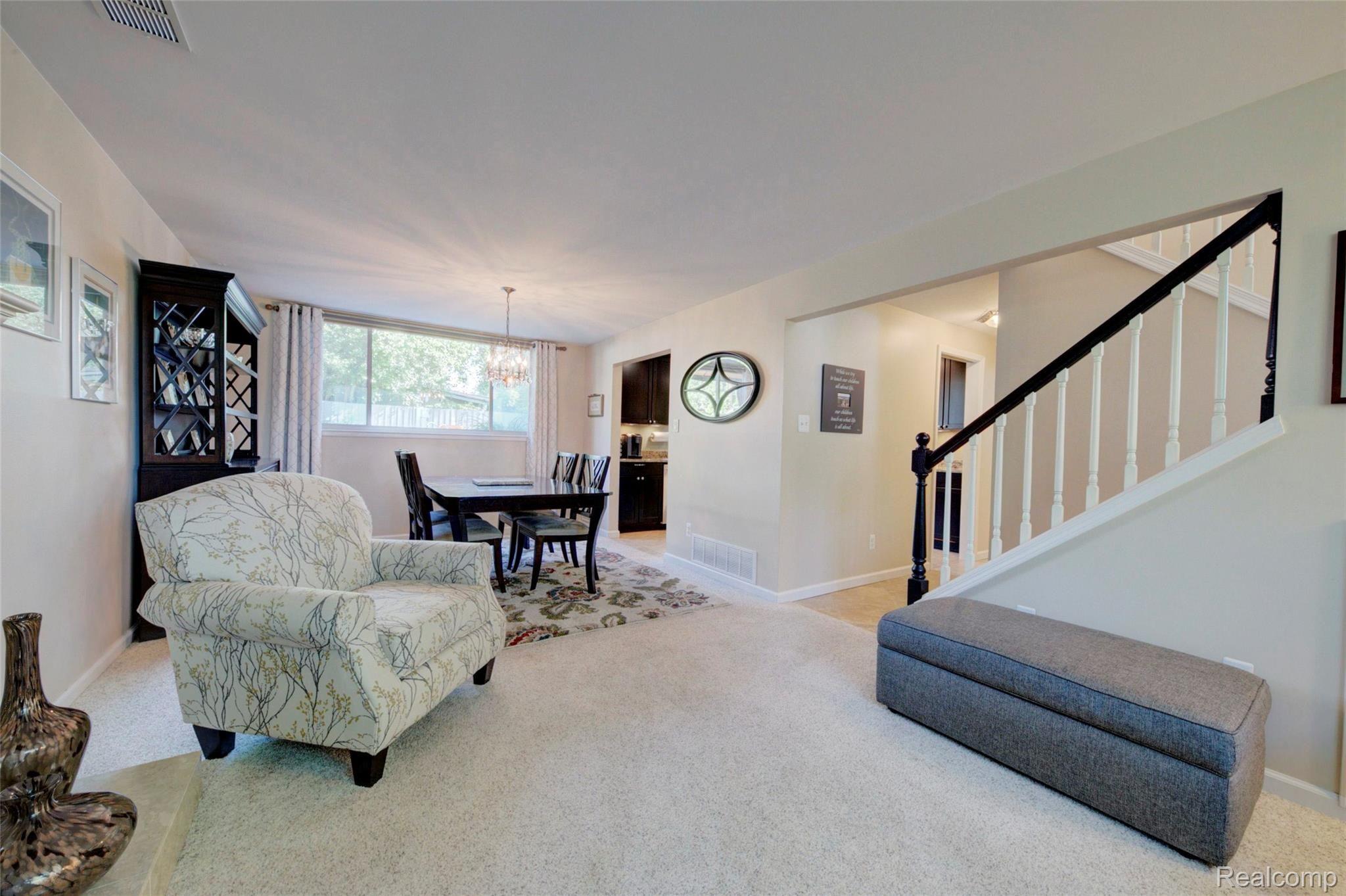 2465 Little Trail Road Walled Lake, MI 48390 - Photo 7 of 62 4H8A7656_7_8.jpg