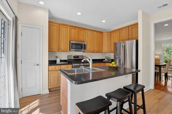 $849,000 | 8842 Mansion View Court, Vienna, VA 22182