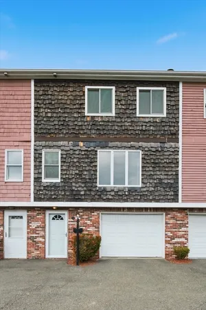 $420,000 | 22 North Central Street, Unit 5, Peabody, MA 01960