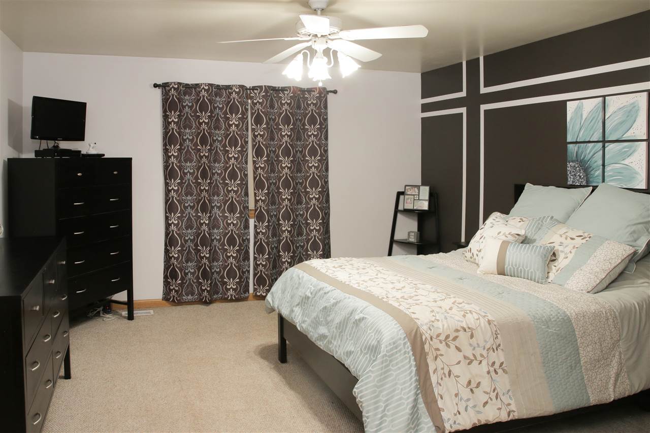 1078 South Gale Road Davison, MI 48423 - Photo 13 of 33 Master Bedroom
