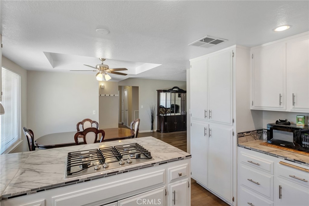 15420 Apache Road Apple Valley, CA 92307 - Photo 7 of 25