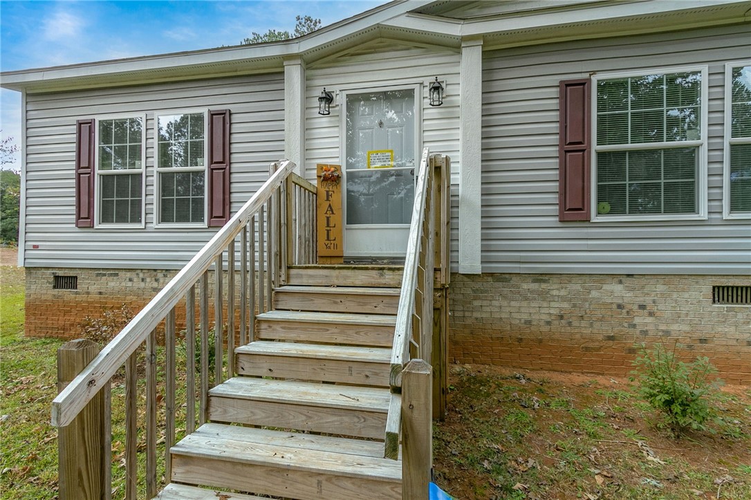 441 Oak Shores Road Anderson, SC 29625 - Photo 5 of 36 Front
441 Oak Shores Drive
Anderson SC 29625