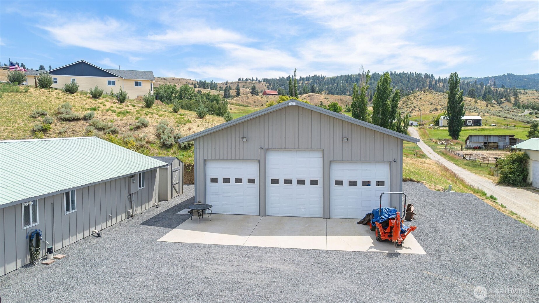 749 Wheeler Hill Road Wenatchee, WA 98801 - Photo 7 of 40