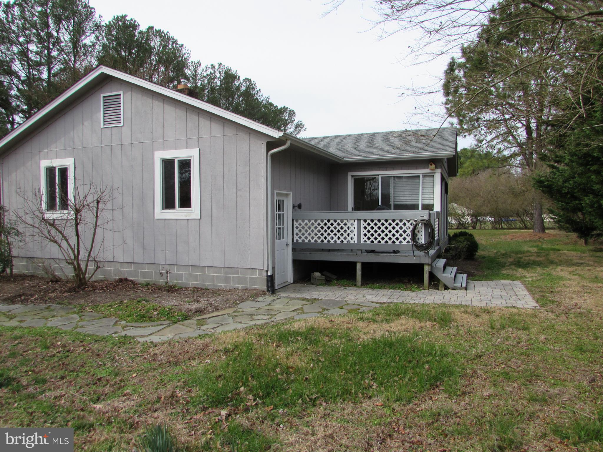 411 South Glebe Road Montross, VA 22520 - Photo 4 of 28 Exterior (Front/Right