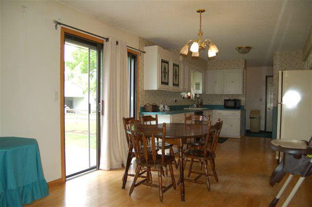 17589 Ida Center Road Petersburg, MI 49270 - Photo 6 of 10 KITCHEN