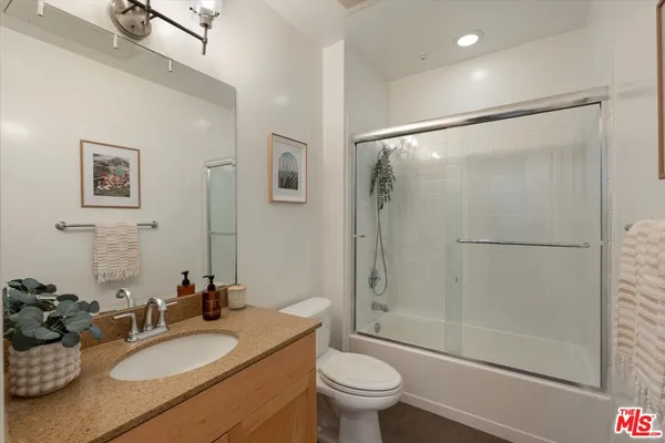 $995,000 | 13020 Pacific Promenade, Unit 216, Playa Vista, CA 90094