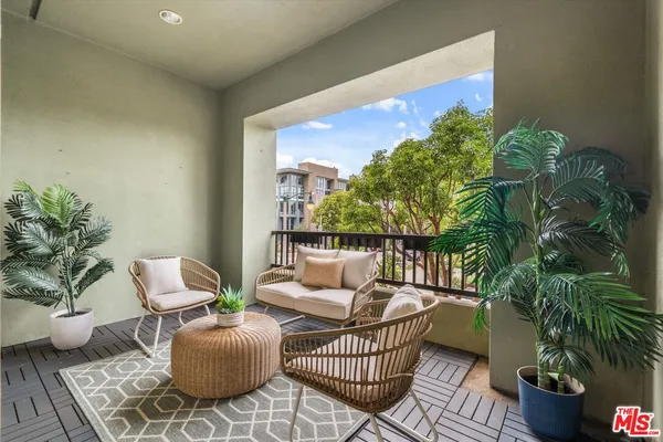 $995,000 | 13020 Pacific Promenade, Unit 216, Playa Vista, CA 90094
