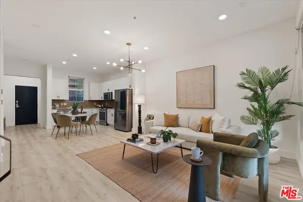 $995,000 | 13020 Pacific Promenade, Unit 216, Playa Vista, CA 90094