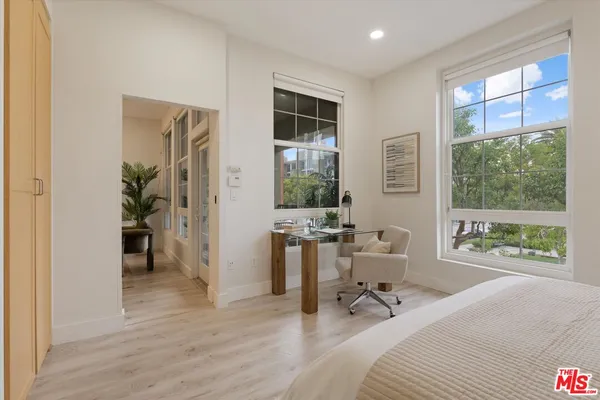 $995,000 | 13020 Pacific Promenade, Unit 216, Playa Vista, CA 90094