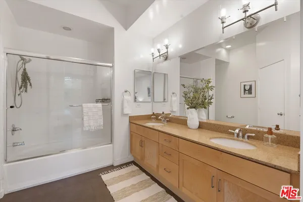 $995,000 | 13020 Pacific Promenade, Unit 216, Playa Vista, CA 90094