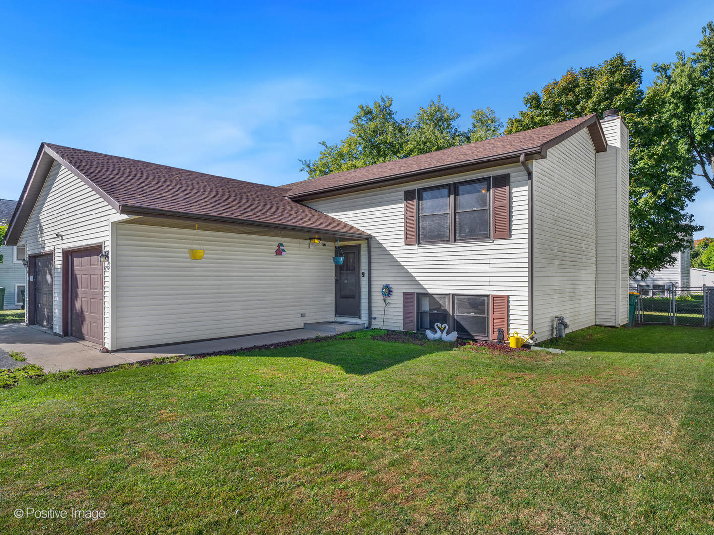 644 Swan Drive Grayslake, IL 60030 - Photo 1 of 17