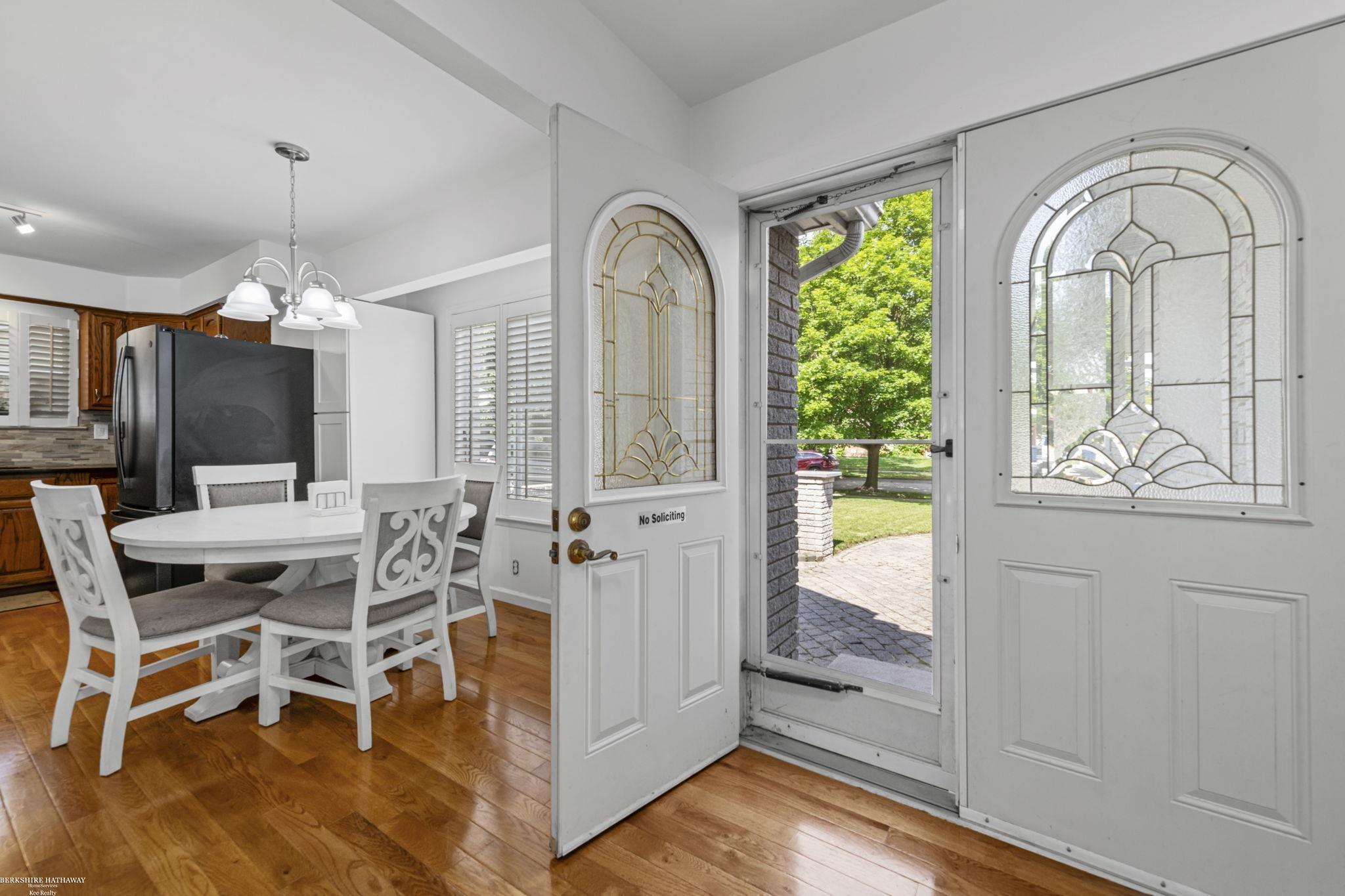 47121 Barbara Road Macomb, MI 48044 - Photo 4 of 31