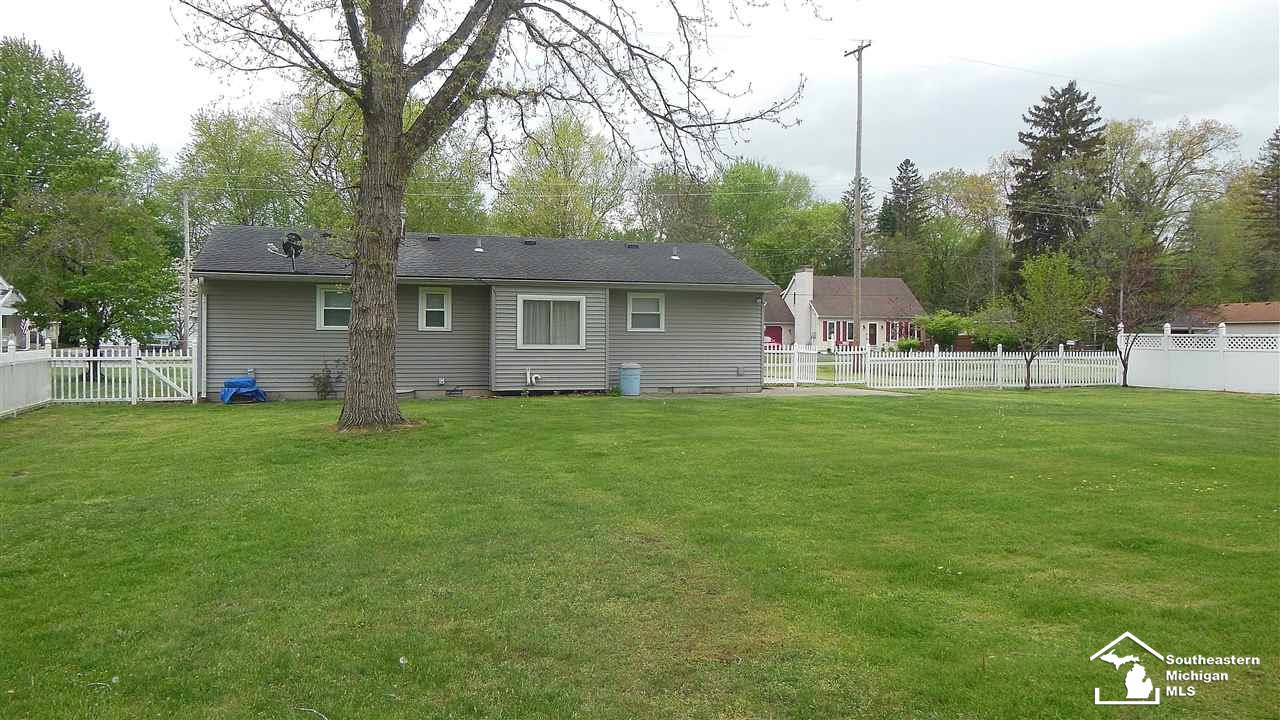 7832 Wiseman Road Lambertville, MI 48144 - Photo 2 of 16 50040845-1.JPG