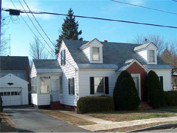 31 Upham Street Rochester, NH 03867 - Photo 1 of 1