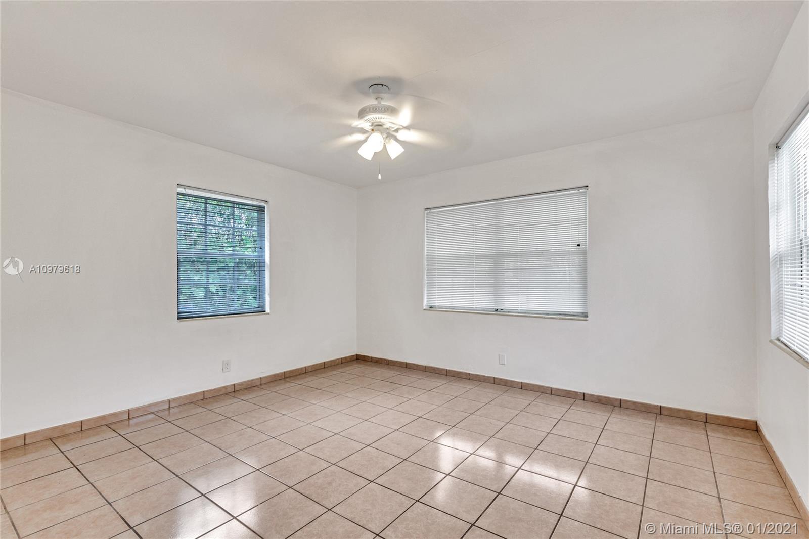 4555 Alton Road Miami Beach, FL 33140 - Photo 14 of 21