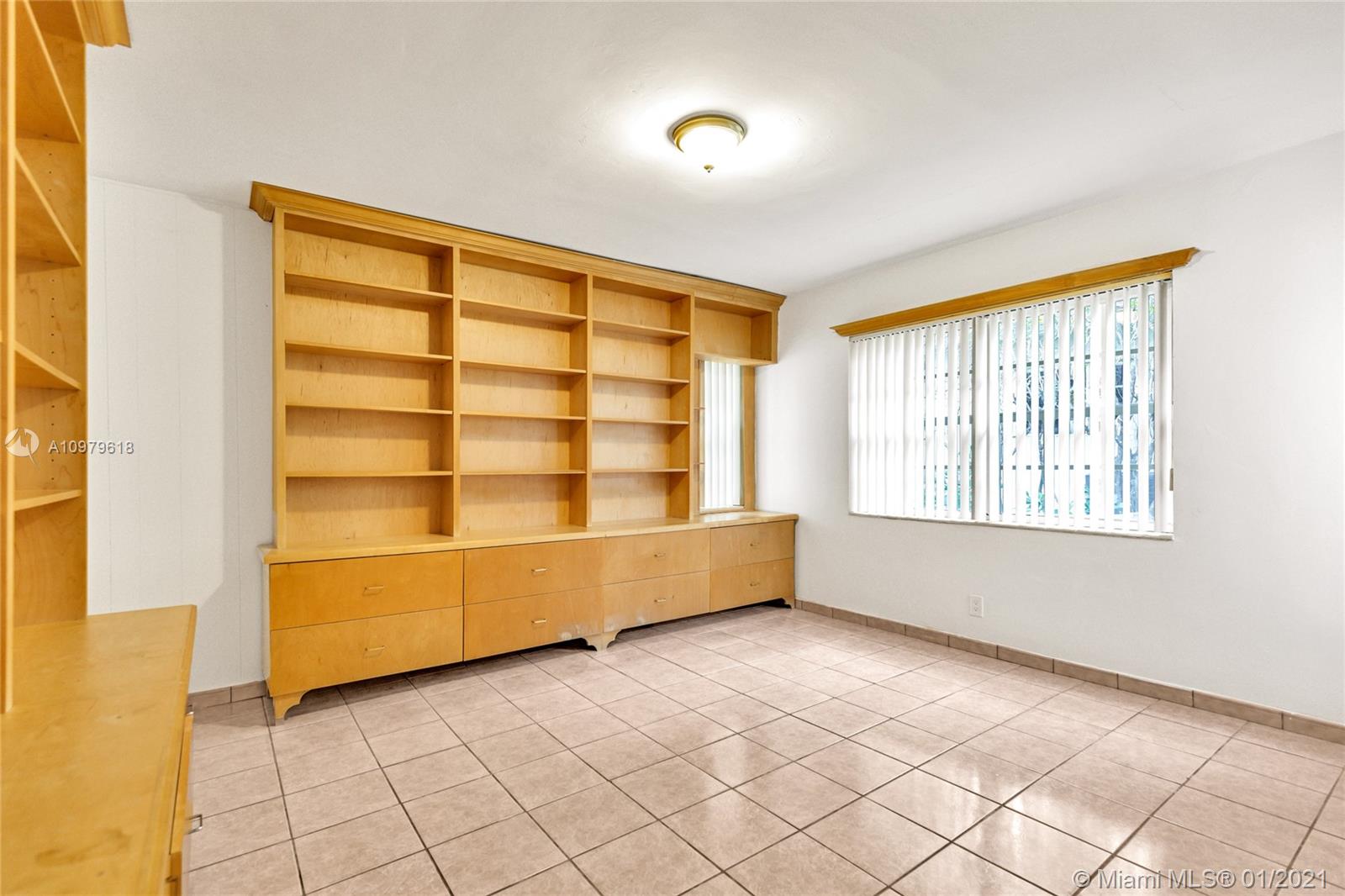 4555 Alton Road Miami Beach, FL 33140 - Photo 15 of 21