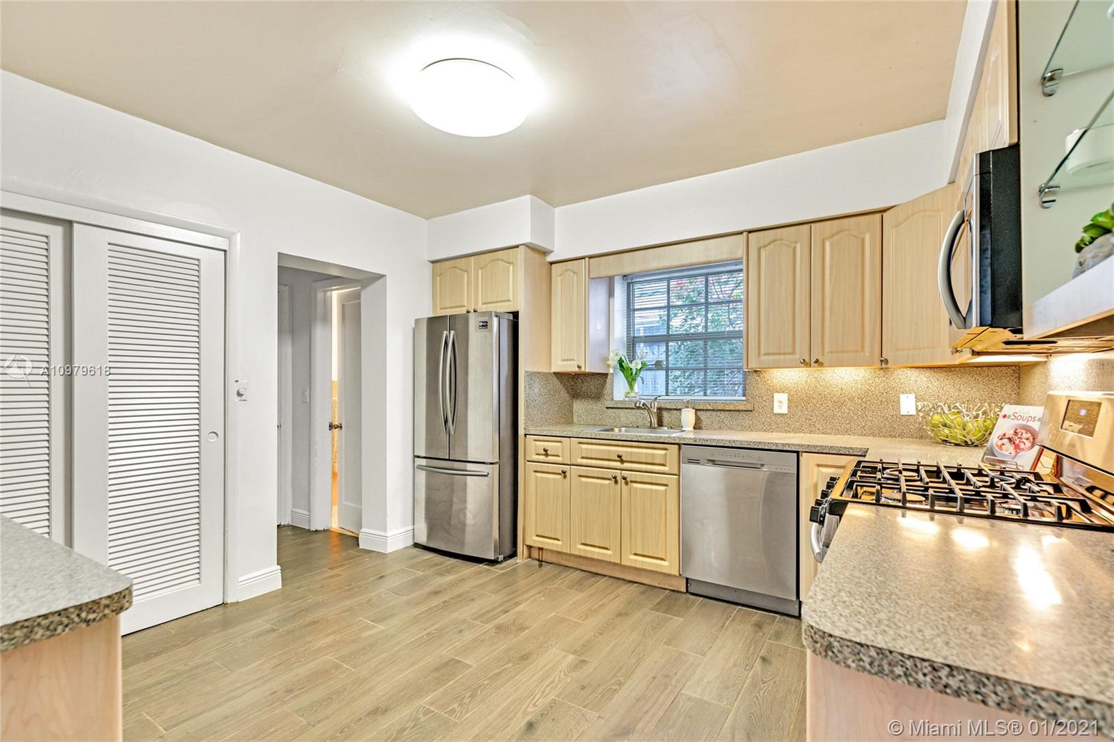 4555 Alton Road Miami Beach, FL 33140 - Photo 17 of 21