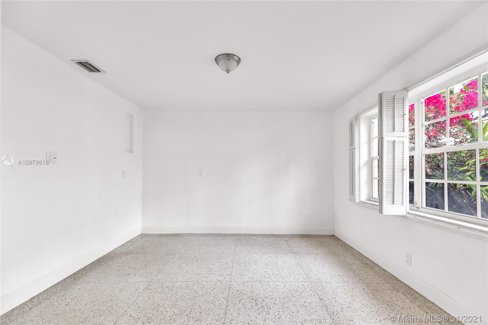 4555 Alton Road Miami Beach, FL 33140 - Photo 19 of 21