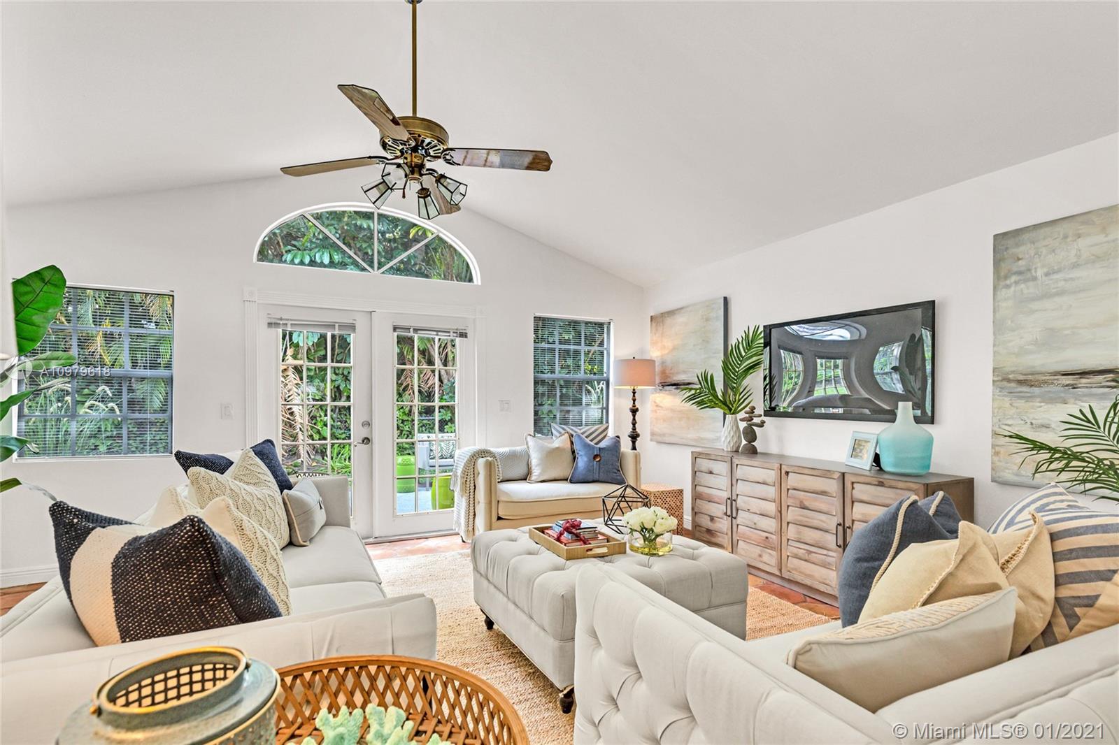 4555 Alton Road Miami Beach, FL 33140 - Photo 8 of 21