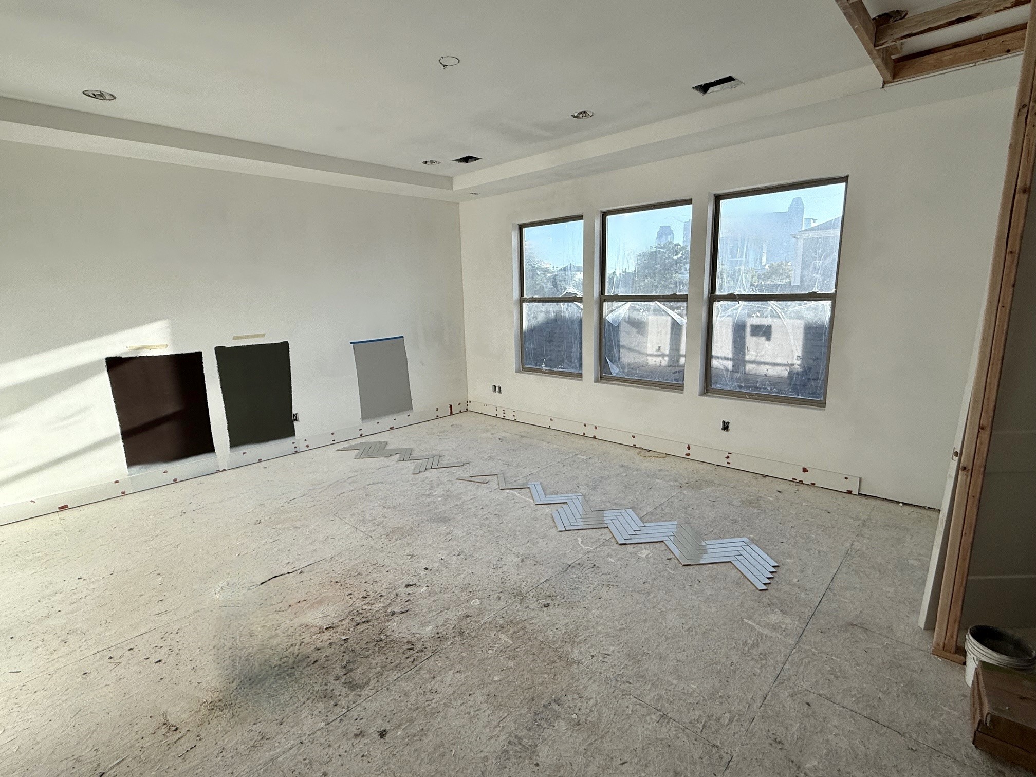 2015 Hopkins Street Houston, TX 77006 - Photo 13 of 50 a big room with windows and fireplace