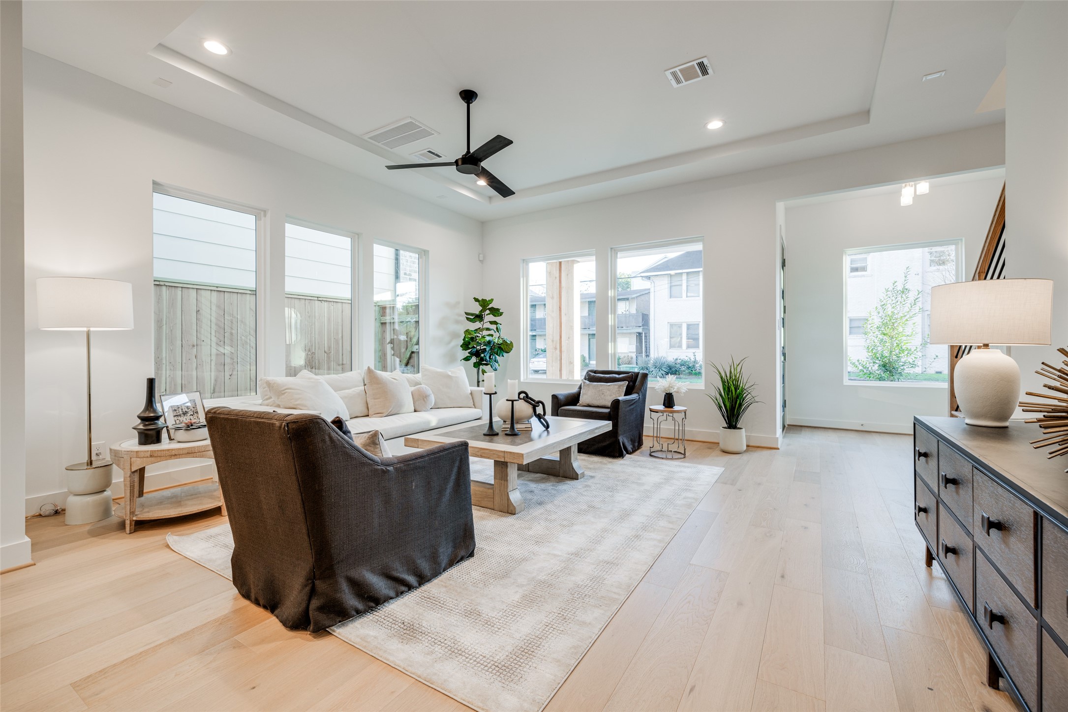 2015 Hopkins Street Houston, TX 77006 - Photo 20 of 50 a living room with furniture and a large window