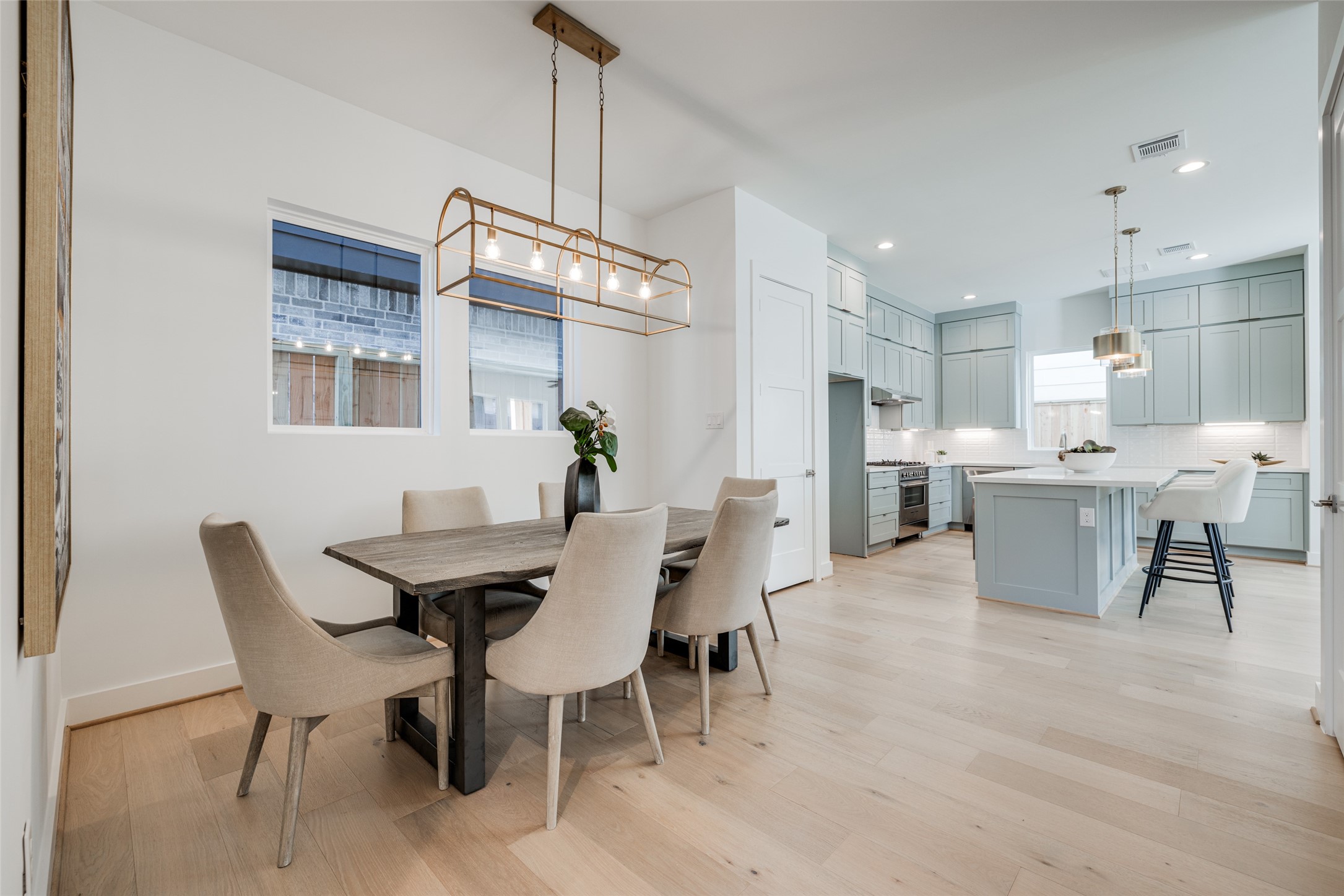 2015 Hopkins Street Houston, TX 77006 - Photo 29 of 50 a view of a dining room with furniture