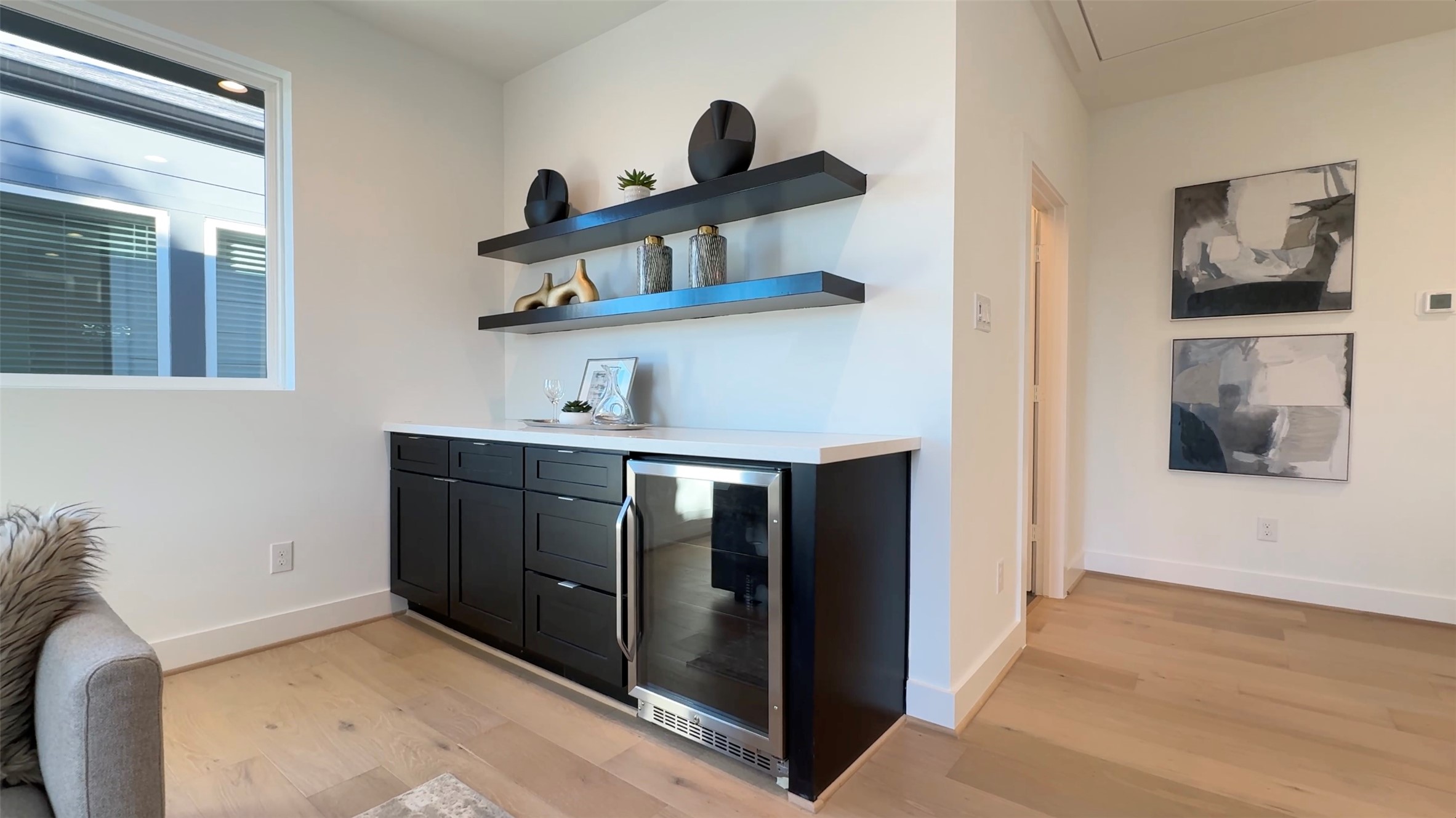 2015 Hopkins Street Houston, TX 77006 - Photo 47 of 50 a view of a hallway with closet