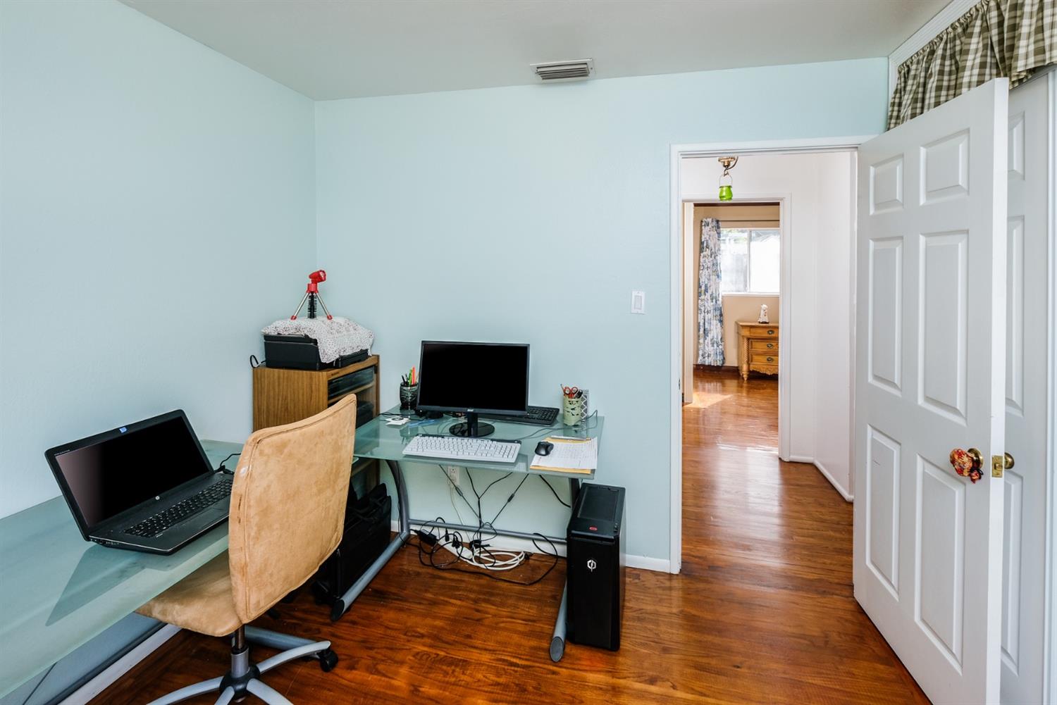 2304 Laredo Road Sacramento, CA 95825 - Photo 15 of 26 Gallery Image 15