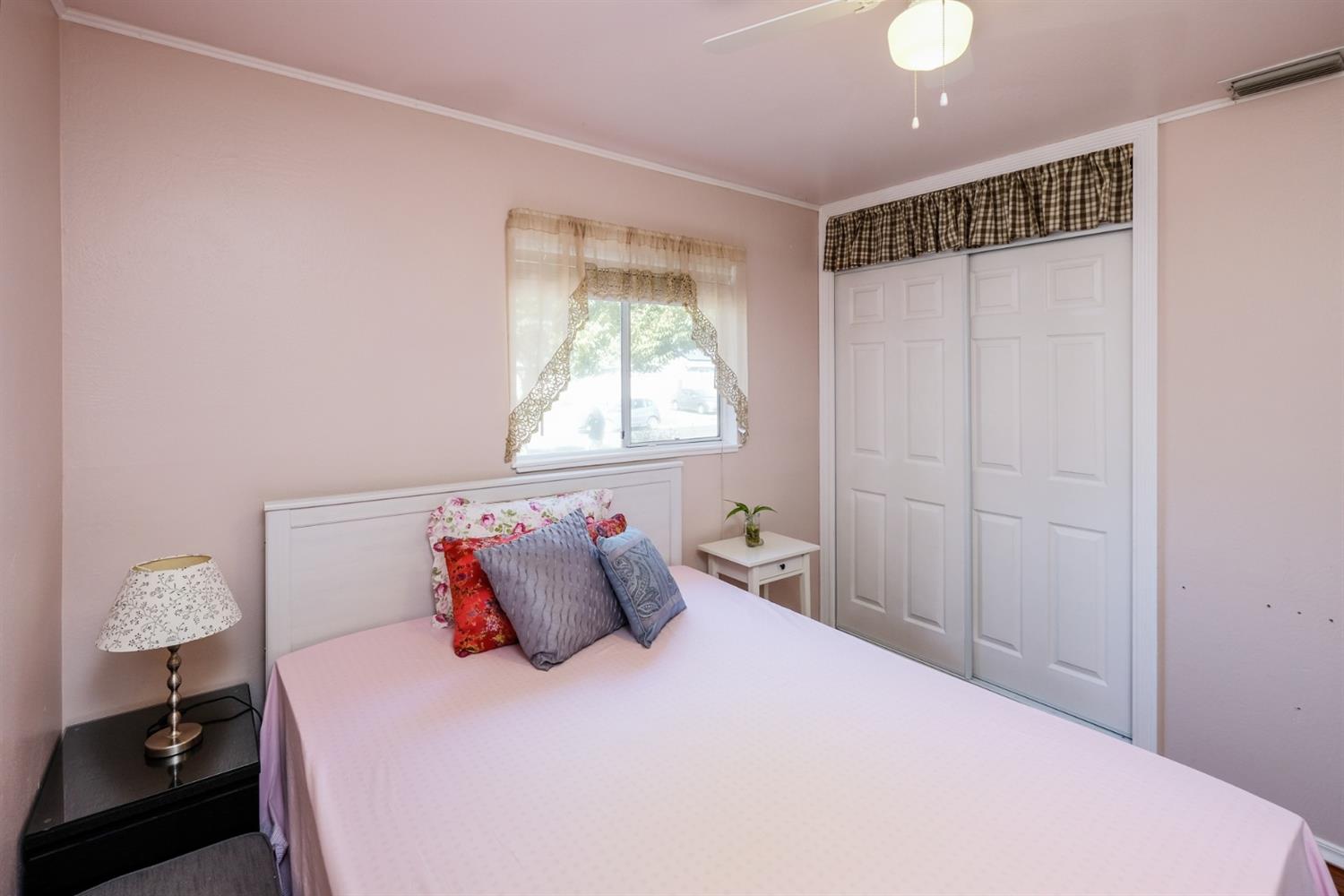2304 Laredo Road Sacramento, CA 95825 - Photo 16 of 26 Gallery Image 16