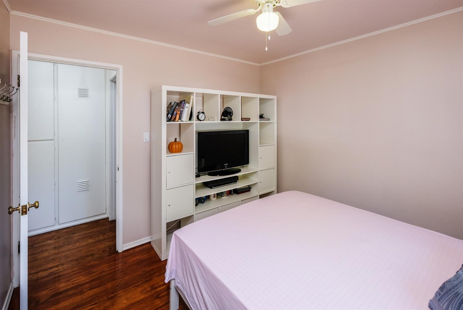 2304 Laredo Road Sacramento, CA 95825 - Photo 17 of 26 Gallery Image 17