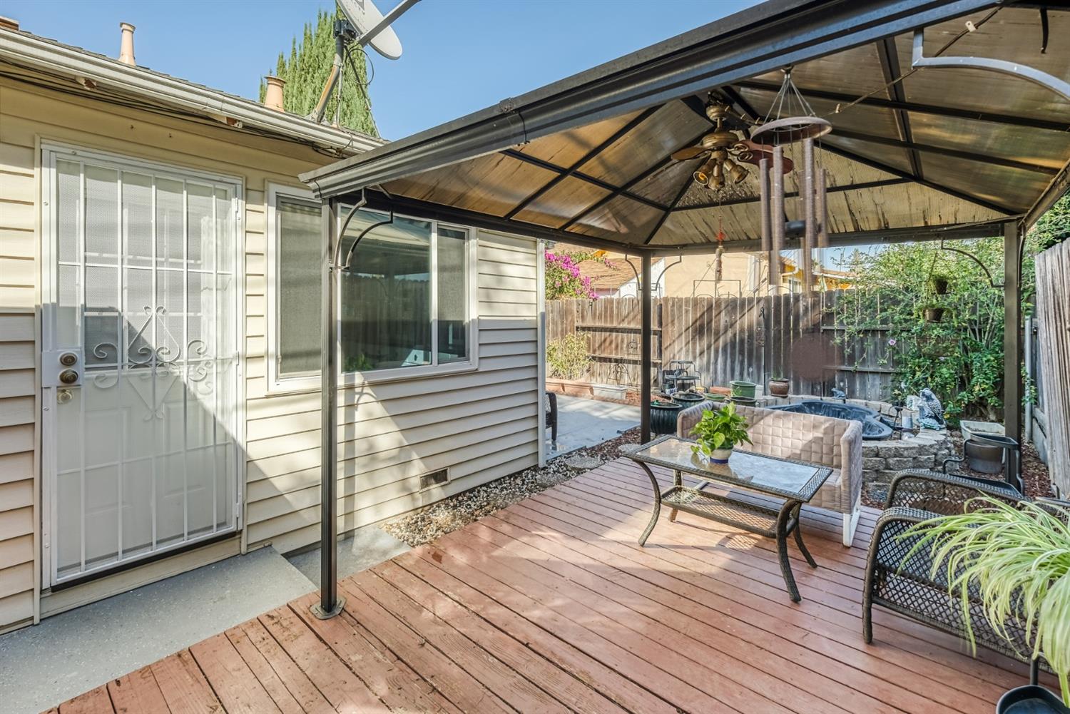 2304 Laredo Road Sacramento, CA 95825 - Photo 20 of 26 Gallery Image 20