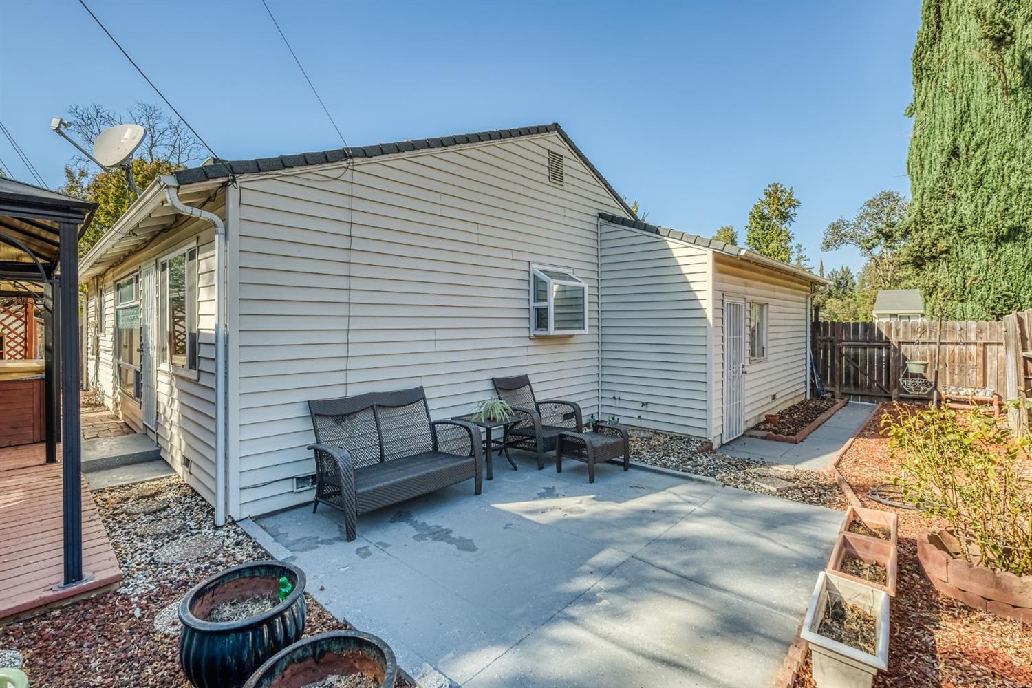 2304 Laredo Road Sacramento, CA 95825 - Photo 22 of 26 Gallery Image 22