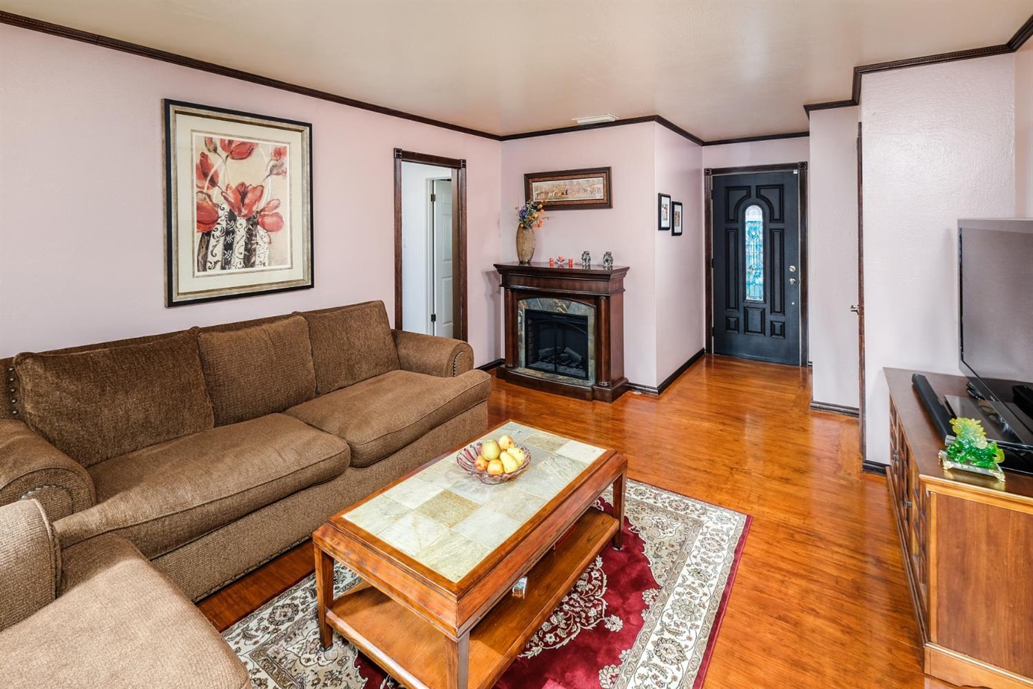 2304 Laredo Road Sacramento, CA 95825 - Photo 5 of 26 Gallery Image 5