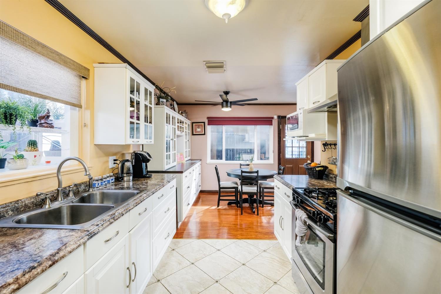 2304 Laredo Road Sacramento, CA 95825 - Photo 10 of 26 Gallery Image 10