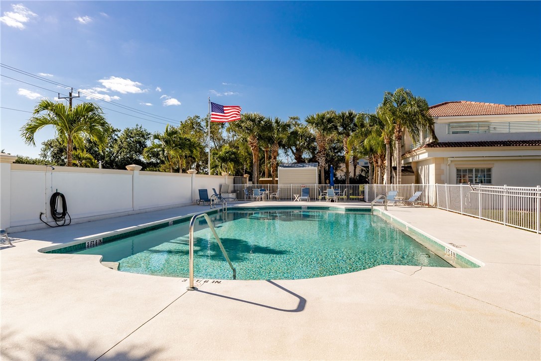 532 7th Square Southwest, Unit 101 Vero Beach, FL 32962 - Photo 29 of 33