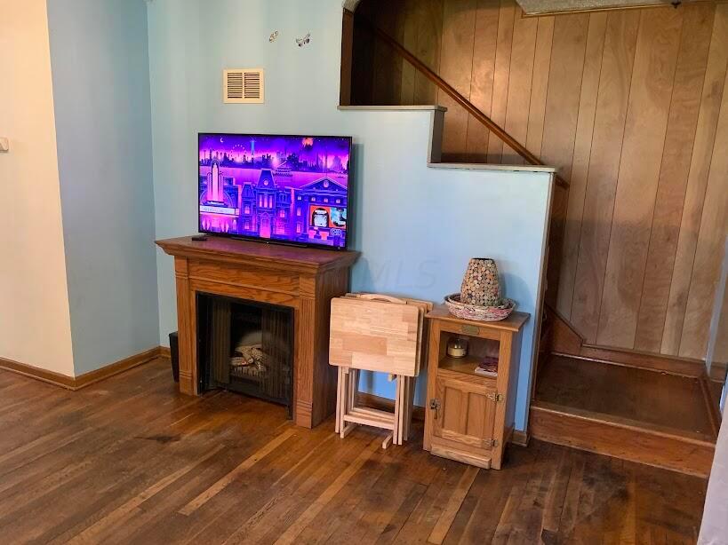 69 Marilla Road Columbus, OH 43207 - Photo 10 of 29 Front Room b